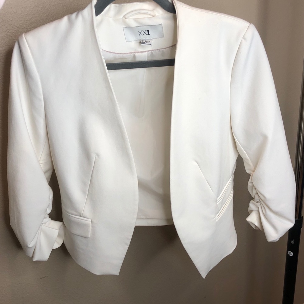 XXI Off-White Blazer. Size medium